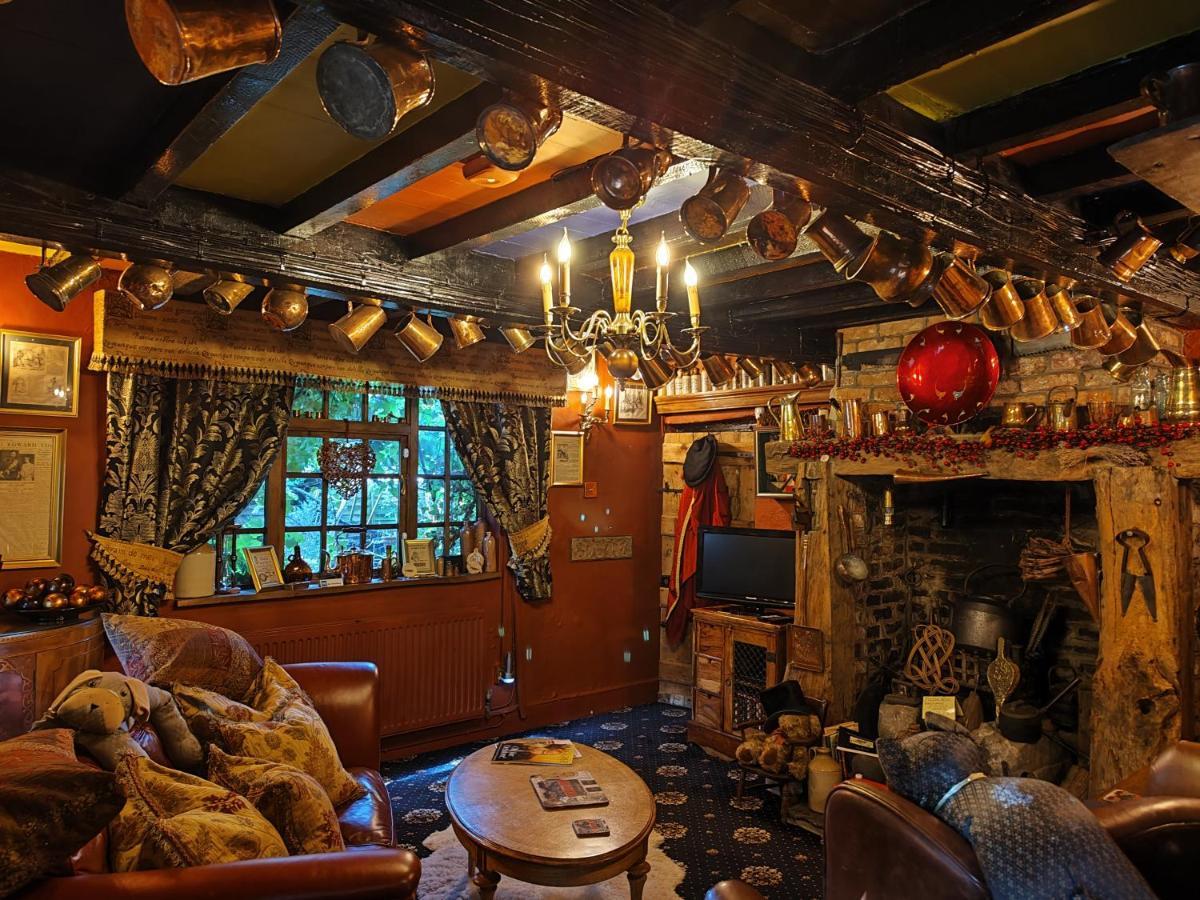 Wizards Thatch Luxury Suites Alderley Edge Εξωτερικό φωτογραφία